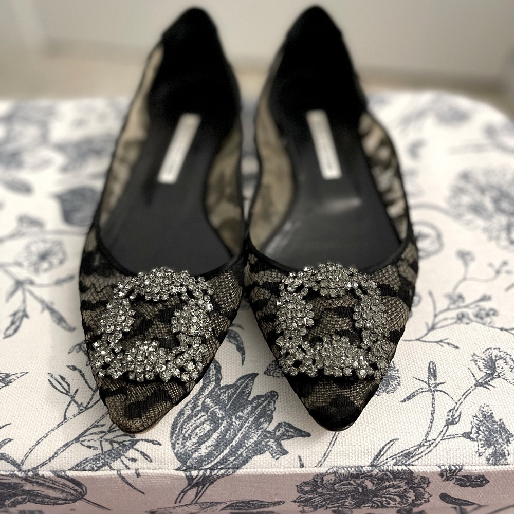 Manolo Blahnik Hangisi Lace Flats